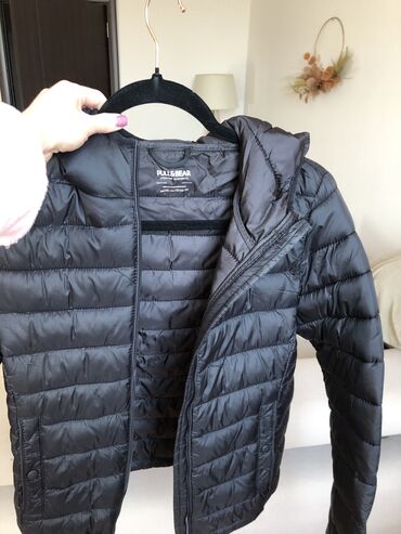 zenske zimske jakne zara: Crna strukirana jaknica xs Nova potpuno imam jos jednu slicnupa