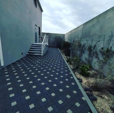 Tamet: Müxtəlif çalarlarda olan beton plitələrdən hazırlanmış səki örtüyü -da lalafo.az — 18 Tamet: Müxtəlif çalarlarda olan beton plitələrdən hazırlanmış səki örtüyü — 18