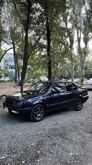 Volkswagen: Volkswagen Passat: 1993 г., 1.8 л, Механика, Газ, Седан — 2