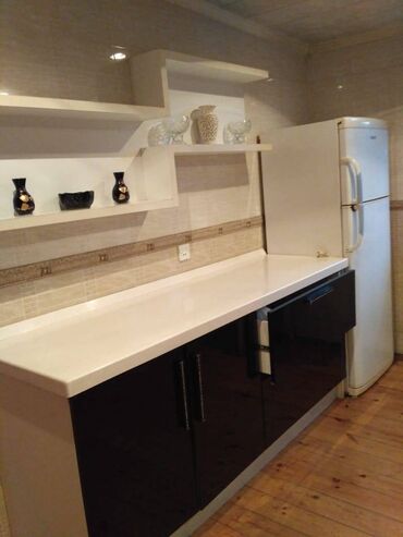 Uzunmüddətli kirayə mənzillər: Azadlıq metrosu yaxınlığında 5 mərtəbəli binanın 3-cü mərtəbəsində 3 — 7