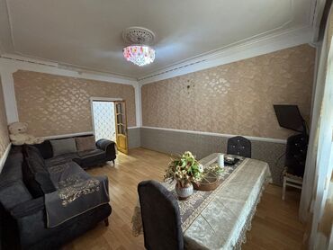 Uzunmüddətli kirayə mənzillər: Geniş və işıqlı mənzil interyeri - Uzun, geniş dəhliz: LED tavan — 4