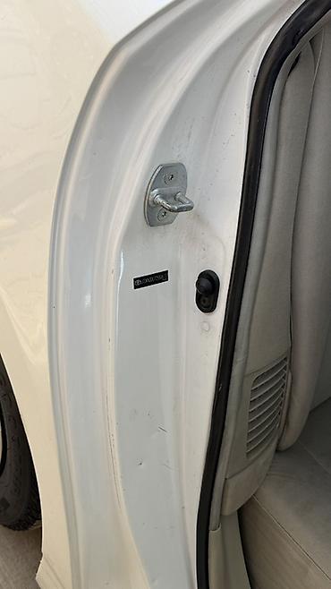 Toyota: Toyota Prius: 2012 г., 1.8 л, Вариатор, Гибрид, Хэтчбэк — 11