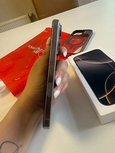 iphone 8 plus irsad electronics: IPhone 16 Pro, 256 GB, Natural Titanium, Barmaq izi, Face ID, Simsiz şarj — 3