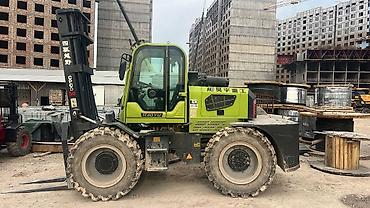 volta kg: Сдаю Вилочный (Кара) погрузчик, 5 тонн, 4 куб.м, Почасово — 2