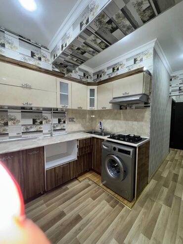 Uzunmüddətli kirayə mənzillər: Ev 5 mərtəbəli binanın 4-cü mərtəbəsindəki, tam təmirlidir. Bütün — 10