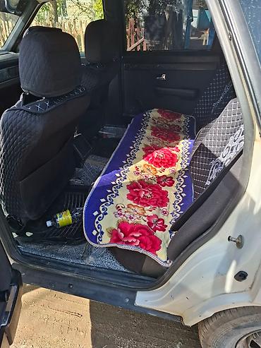 Audi: Audi 100: 1988 г., Седан — 12