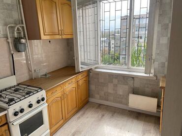 1 комнатная квартира 8 мкр: 1 комната, 49 м², 105 серия, 8 этаж, Косметический ремонт