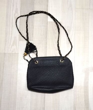 кожаная спортивная сумка: Сумка кожаная бренда"Dior"
в отличном состоянии