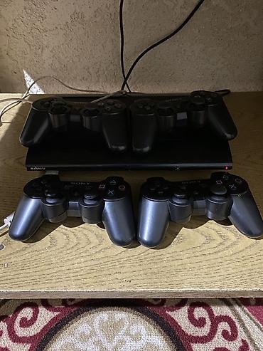 Sony PlayStation 3 Super Slim с комплектом геймпадов Сонинин иштеши