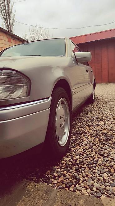 vito 111 cdi: Mercedes-Benz 220: 2.2 l | 1993 il Limuzin — 2