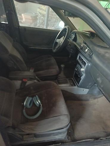 бак бенза: Mazda 323: 1990 г., 2 л, Механика, Бензин, Универсал — 4