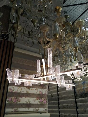 metbex ucun cilciraqlar: Çılçıraq, 10 və daha çox lampa, Şüşə