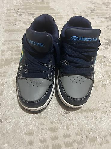 мужской одежды: Оригинал Heelys.Натуральная кожа.
Покупали дорого — 8