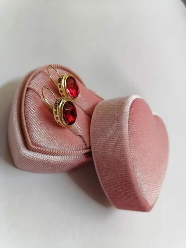 Minđuše: Mindjuše
Cena:900din na lalafo.rs — 14 Minđuše: Mindjuše
Cena:900din — 14