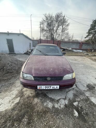 Toyota: Toyota Carina: 1.6 л, Механика, Бензин, Седан