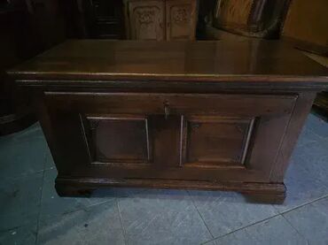 Stilske komode: Prelepa skrinja u odlicnom stanju. Duzina 105 cm Dubina 50 cm Visina na lalafo.rs — 4 Stilske komode: Prelepa skrinja u odlicnom stanju. Duzina 105 cm Dubina 50 cm Visina — 4