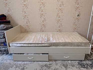Кровати: Продаётся стандартная кровать с каркасом. Кровать б/у, но каркас — 1
