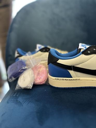 Жеке буюмдар: Кроссовки Nike Air Jordan 1 Low (цветовая схема с бежевыми, черными и — 6