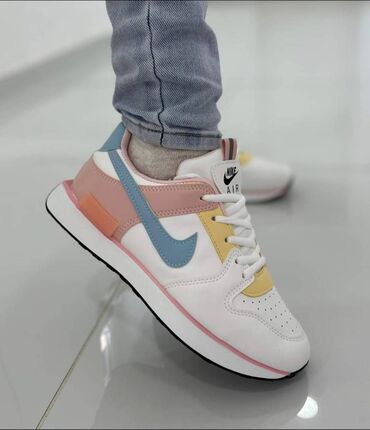 NOVO!!! Pravi prolecni model, divne pastelne boje Lagane su kao pero