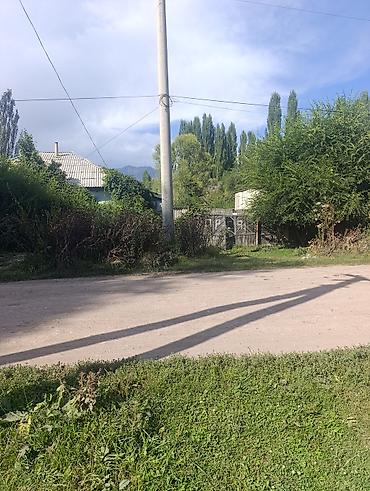 Продаётся дом с участком в тихом зелёном месте. Участок огорожен, есть
