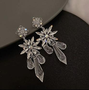 Наборы украшений: Подарок на 8 марта Подарок 3000+ сомов всего за 1800. Мы собрали — 9