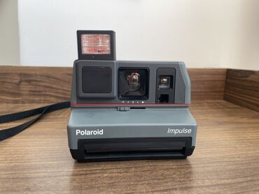 Polaroid İmpulse fotoaparatı
İdeal vəziyyətdədi