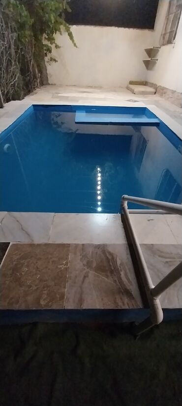 razinde həyət evləri: Türkan qəs. 5 otaqlı, 6 kv. m