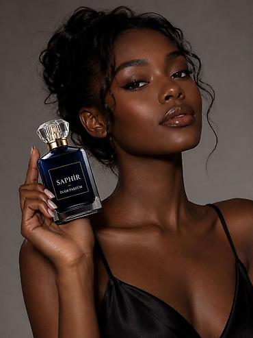 blue shadow perfume: SAPHIR İnam Parfum – zərif şüşədə, dərin lacivərt rəngli premium ətir — 1