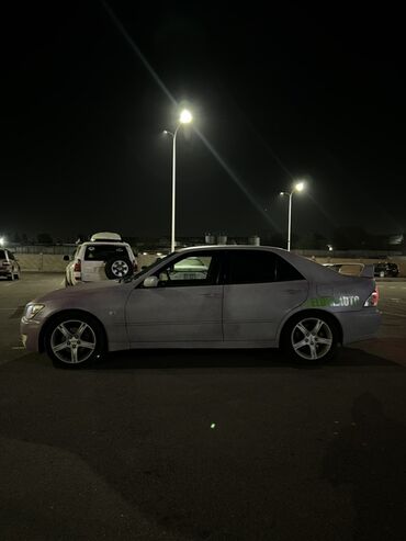 Toyota: Toyota Altezza: 2000 г., 2 л, Автомат, Бензин, Седан — 7