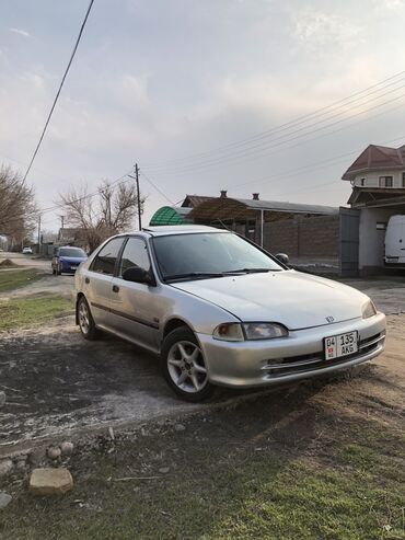 хода свик: Honda Civic: 1992 г., 1.5 л, Механика, Бензин, Седан