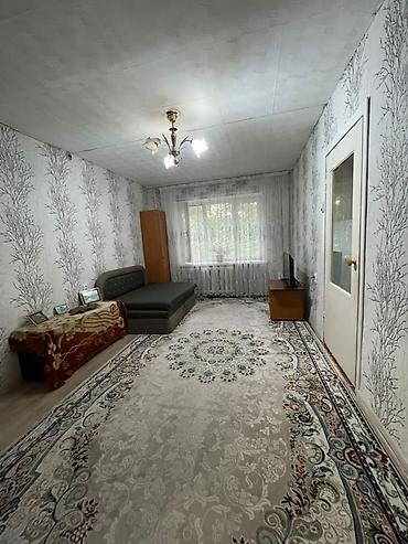 отель бишкек: 2 комнаты, 39 м², 104 серия, 1 этаж, Старый ремонт — 1