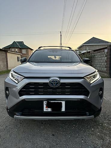 model y: Toyota RAV4: 2021 г., 2.5 л, Гибрид, Кроссовер — 1