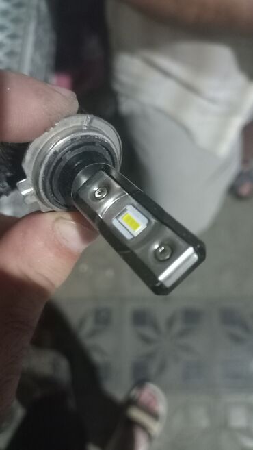 Soyutma və qızdırma sistemləri: H4 Avtomobillər üçün nəzərdə tutulmuş bu LED fara lampası, hər cür