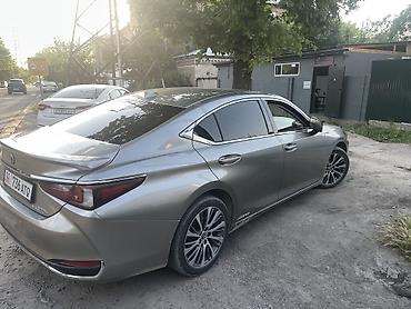 Lexus: Lexus ES: 2019 г., 2.5 л, Вариатор, Гибрид, Седан — 2