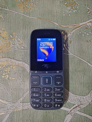 qeydiyatsiz telefon: Sadə işləmiş. 1 il olar