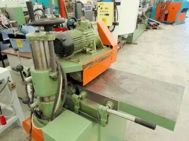 Ostali alati i mašine: Šmirgl mašina 5382-25 Širina radnog stola: 320 mm Dužina radnog — 4