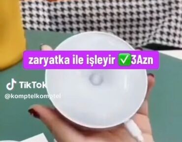 Настольные светильники: Dairəvi dizaynlı, USB vasitəsilə enerji yığan gecə lampası. Yataq