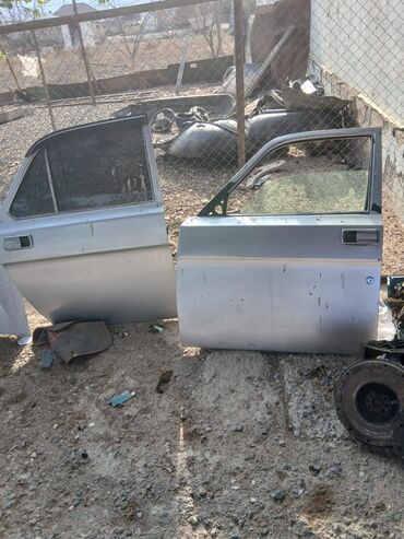 Digər avtomobil ehtiyat hissələri: VAZ üçün ehtiyat hissələri və kuzov detalları - Gümüş rəngli ön və — 2