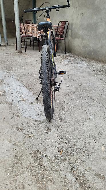 velosipedlə: Axsport dağ velosipedi - Çərçivə: yüngül alaşımlı, qara-narıncı rəng — 1