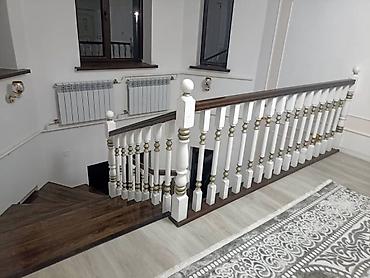 Деревянные лестницы: Деревянная лестница Для дома, Форма лестницы: Г-образная, Стиль: Классический — 22