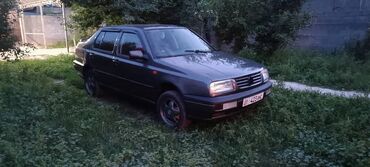 тесло машина: Volkswagen Vento: 1993 г., 1.8 л, Механика, Бензин, Седан