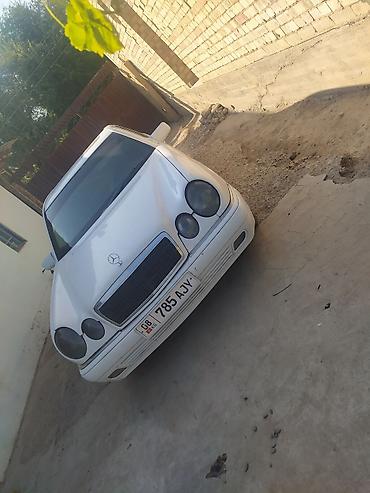 ford fiesta se 2018: Mercedes-Benz E-Class: 1996 г., Механика, Газ, Седан — 2