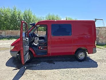 адмен спринтер: Mercedes-Benz Sprinter 311 CDI, короткая база, красный фургон. Кузов — 2
