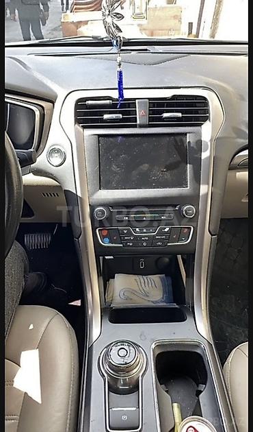 Avtomobil salonu üçün digər detallar: Ford Fusion — 2