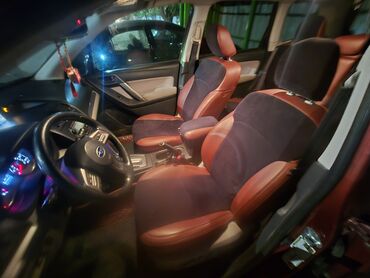 полик на форестер: Кроссовер Subaru Forester с обновленным интерьером. Автомобиль оснащен