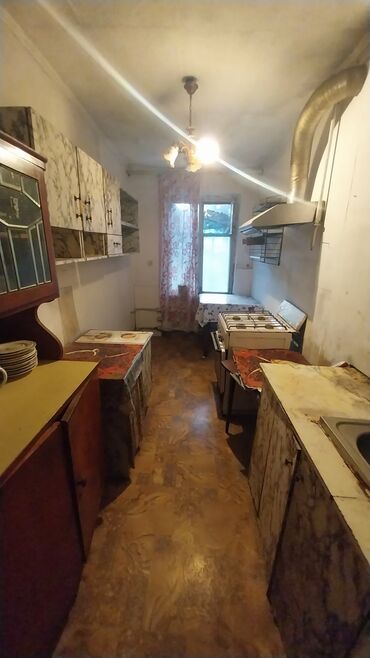 Продажа домов: Дом, 80 м², 5 комнат, Риэлтор, Старый ремонт