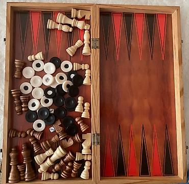 şahmat taxtası: Şahmat + nərd + şaşki 
3 birində taxta şahmat
Ölçü 40x40 — 1