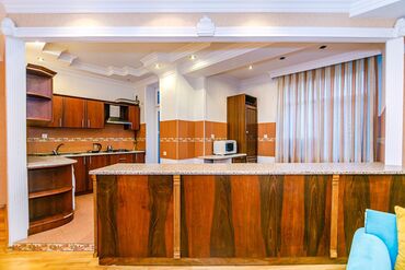 Günlük kirayə mənzillər: 3 otaqlı — 6