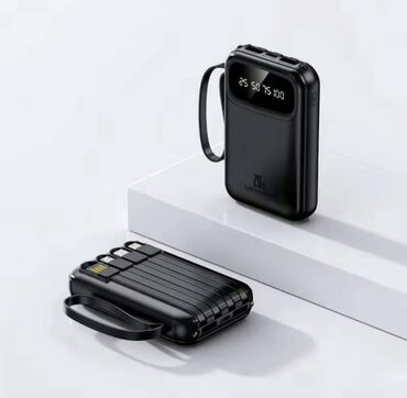 универсальные мобильные батареи, подходят для зарядки мобильных телефонов ноутбуков: Очень срочно продаю power bank с интегрированными кабелями и дисплеем