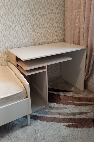 офисные столы буу: Компьютерный стол, Б/у, С полками